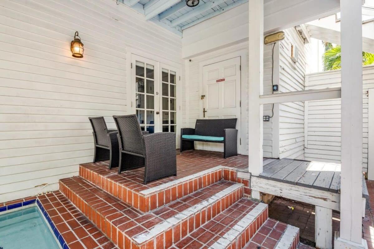 Bananas Foster Guesthouse Key West Bagian luar foto