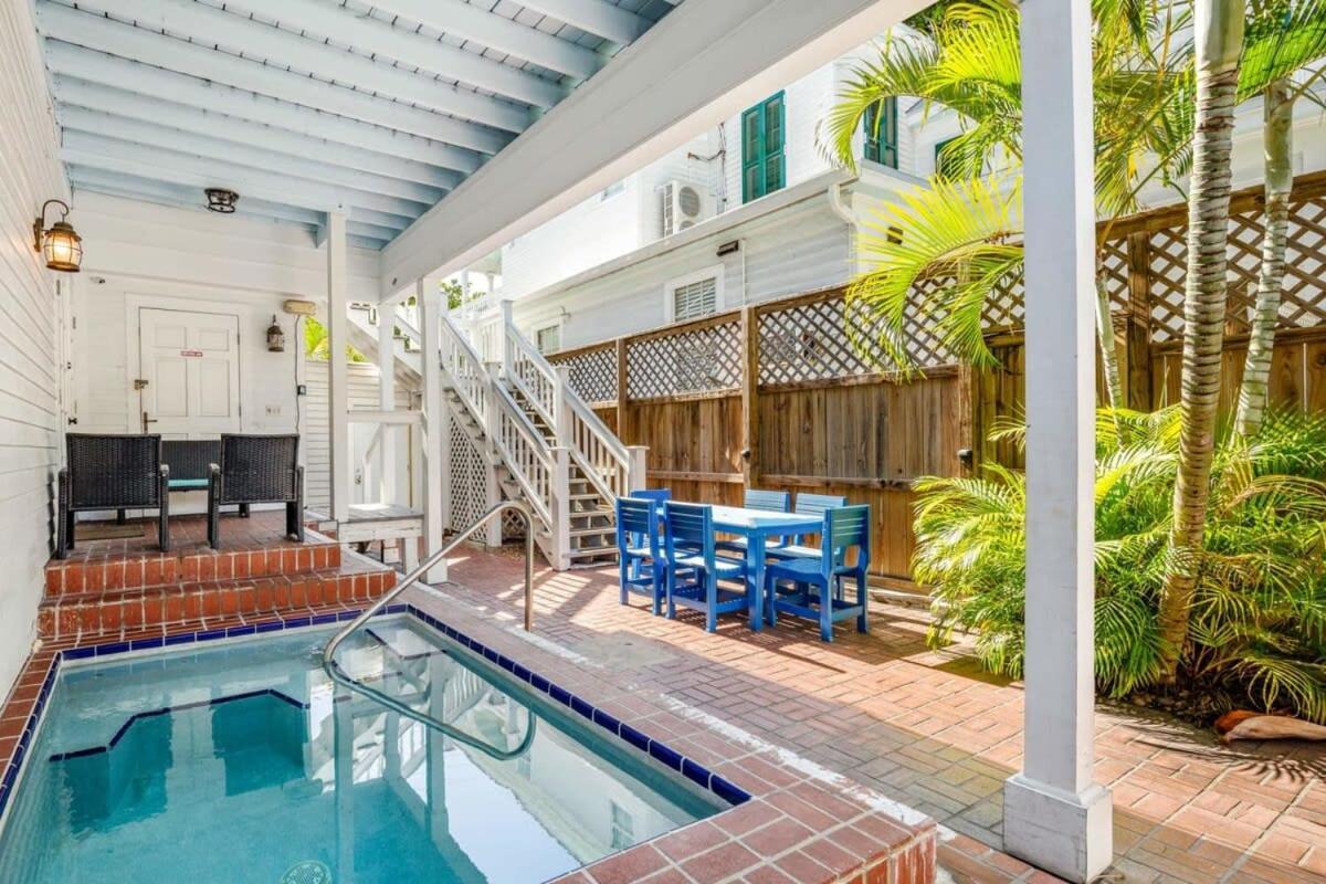 Bananas Foster Guesthouse Key West Bagian luar foto