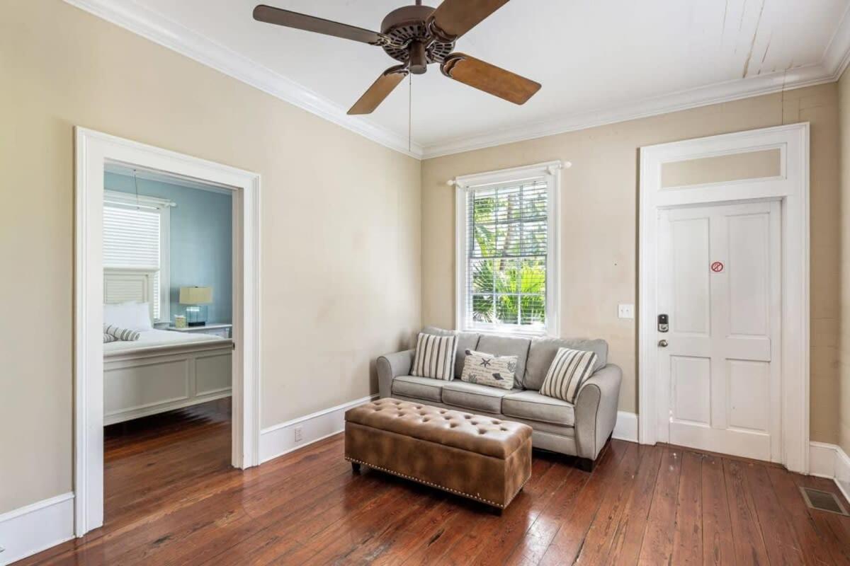 Bananas Foster Guesthouse Key West Bagian luar foto
