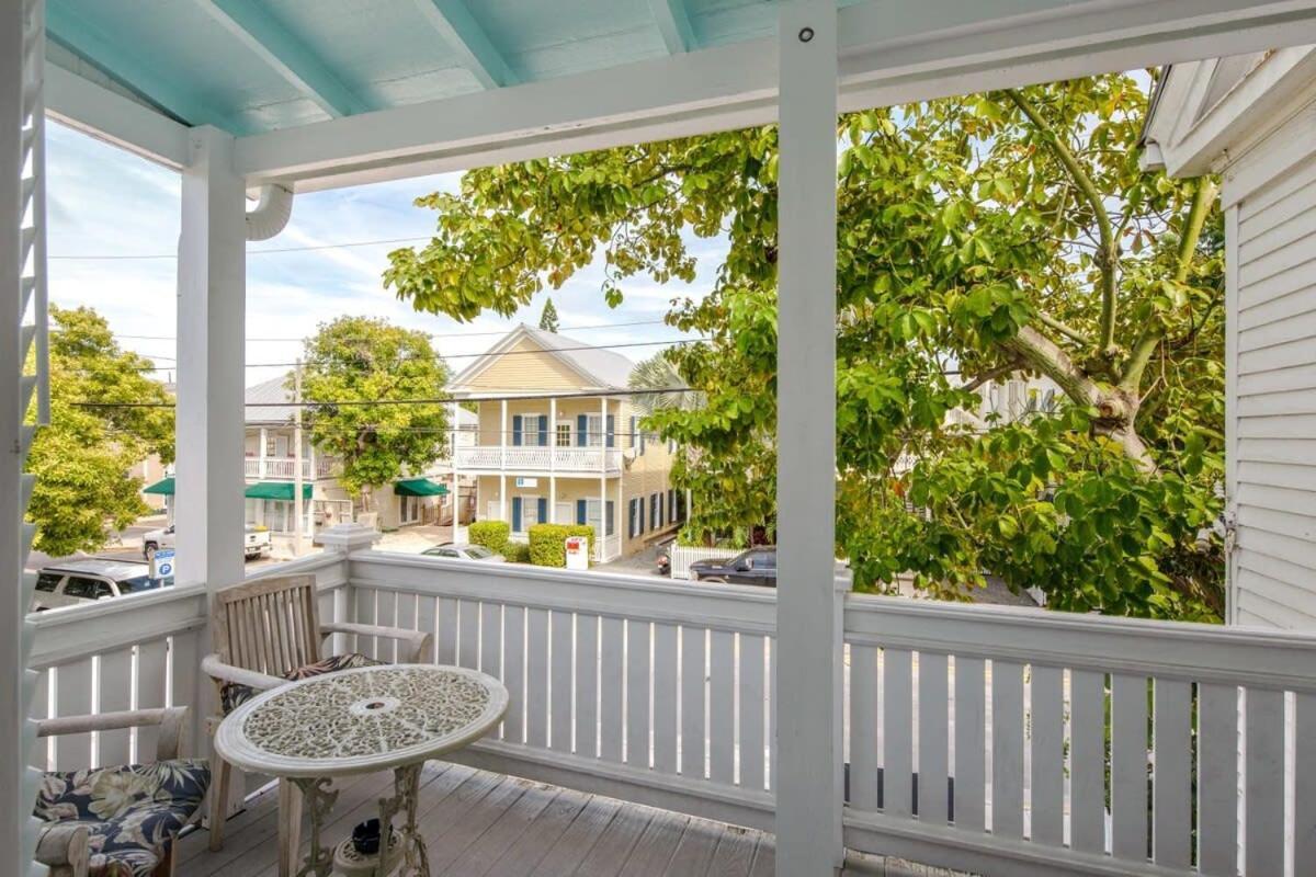 Bananas Foster Guesthouse Key West Bagian luar foto